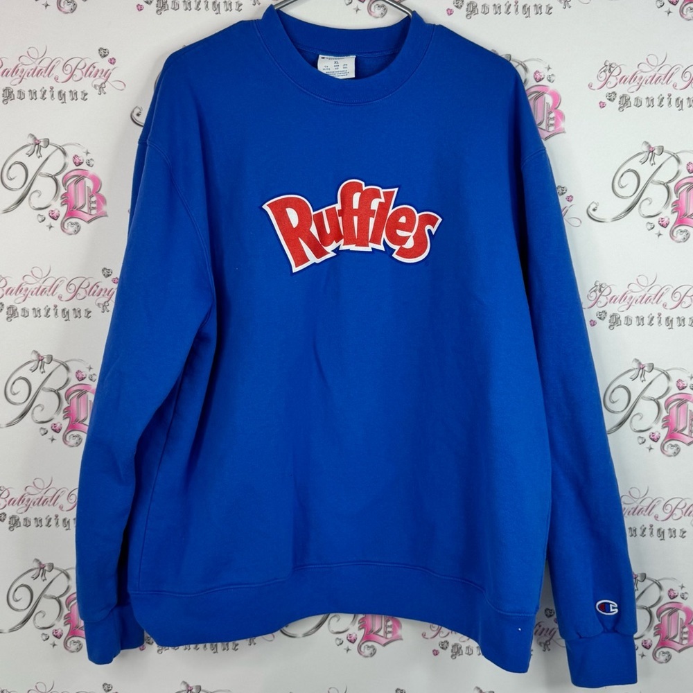 Champion sweater pull over ruffles chips red logo Authentic Blue Crewneck